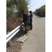 广西波形护栏厂家公路防撞护栏板生产销售安装 条龙服务