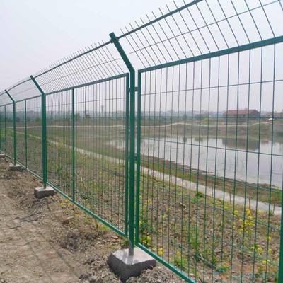 DH213双边型深圳铁丝网围栏