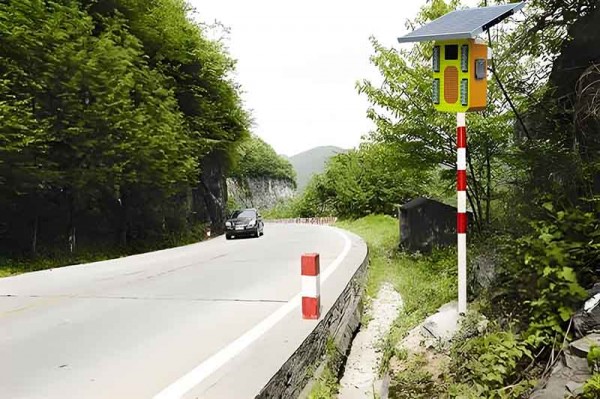 太阳能声光报警器